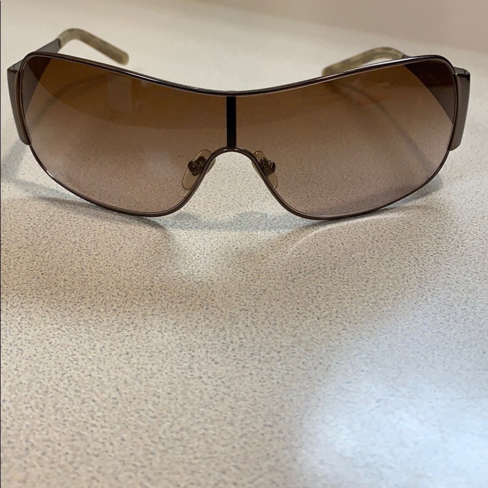 Vogue sunglasses 🕶🌻
